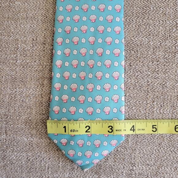 Alynn 100% silk scallops and sand dollars tie - Picture 8 of 9